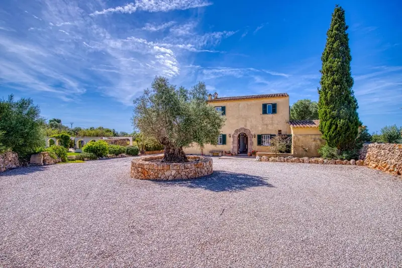 Finca Rústica en Mallorca con Piscina y Jardín