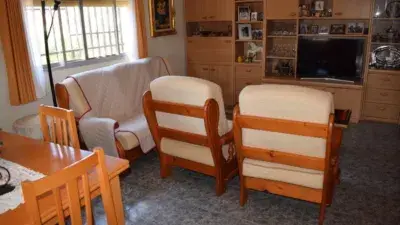 Chalet en Pedralba con Huerta y Aparcamiento
