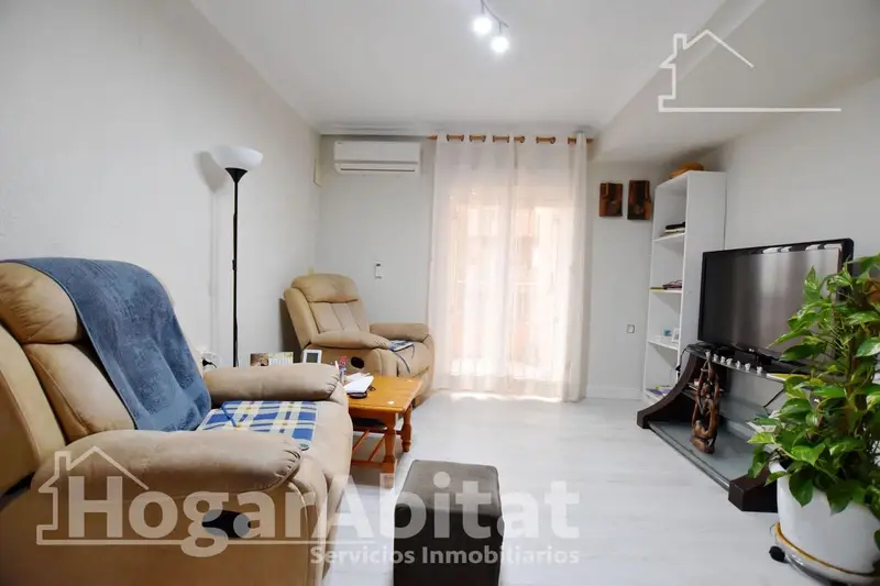 Piso Reformado en Xeraco con Garaje Doble y Ascensor
