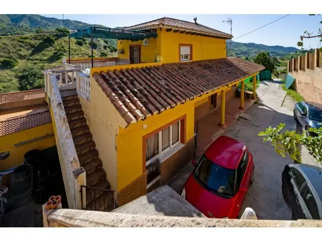 Casa independiente en Montes de Malaga cerca Ciudad Jardin