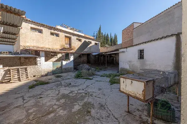 Casa Unifamiliar en Albolote, Granada - Ideal para Promoción de Pisos