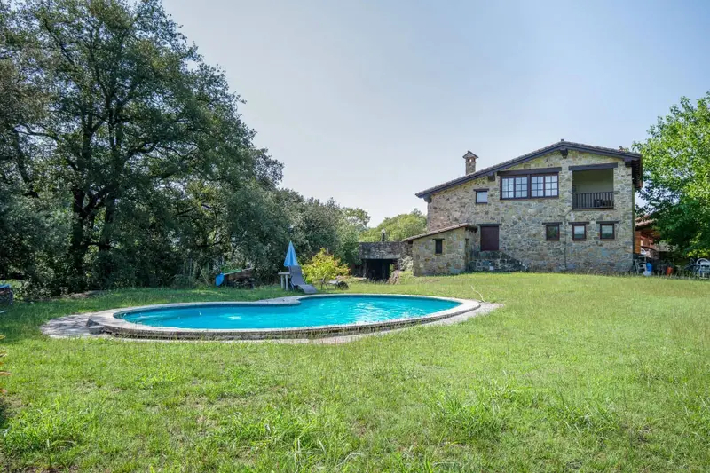 Finca con 3 Masías en Sant Joan les Fonts