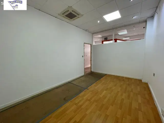 Local Comercial Centrico 115m2 Oficina Almacen Dos Banos