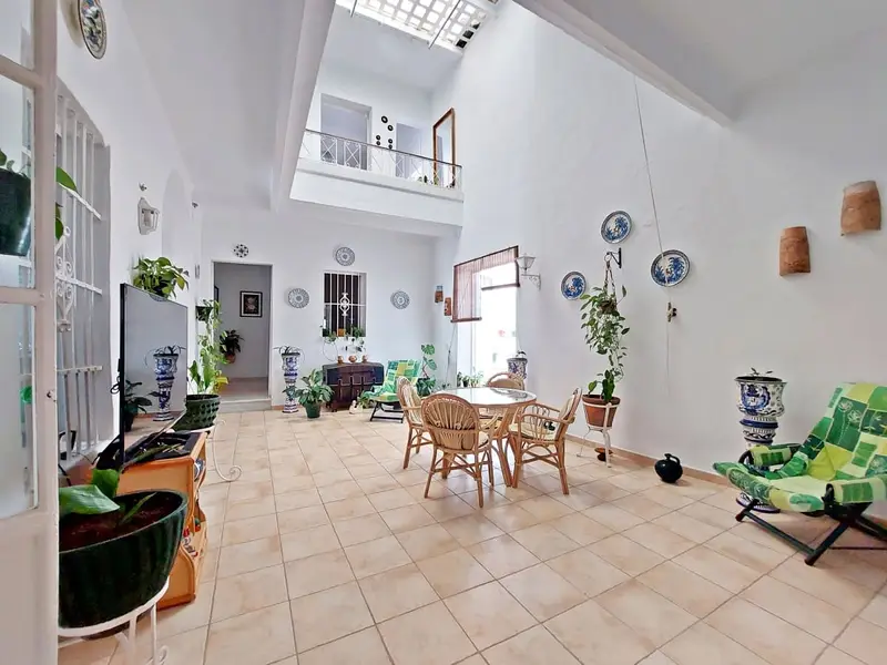 Casa Historica en Medina Sidonia con Patio y Terrazas