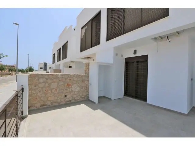 Apartamento en Pilar de la Horadada con Piscina y Cerca de la Playa