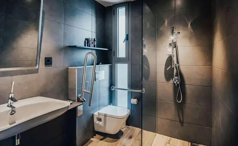 Doble en habitación con varias camas en una residencia