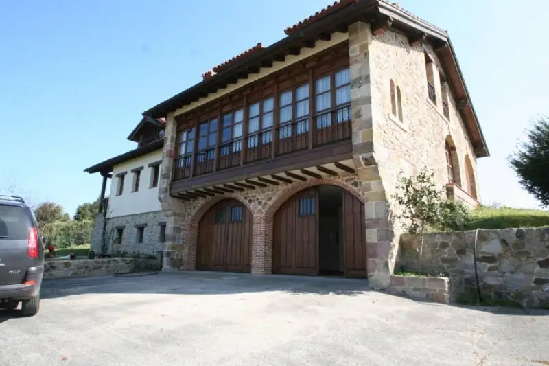 Venta Casa Jardin Coberces Casona Piedra Madera Vistas Mar Campo