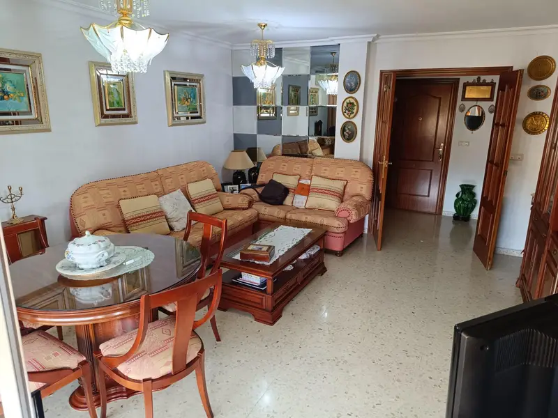 Piso en venta en Altozano Alicante con terraza y garaje