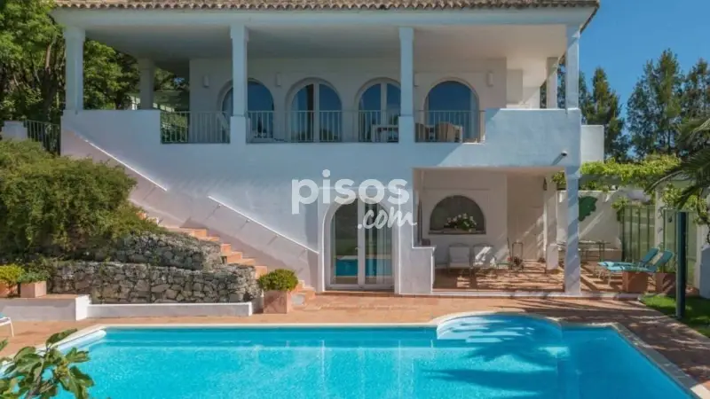 Villa de Lujo en Benalup Resort con Piscina y Vistas al Parque Natural