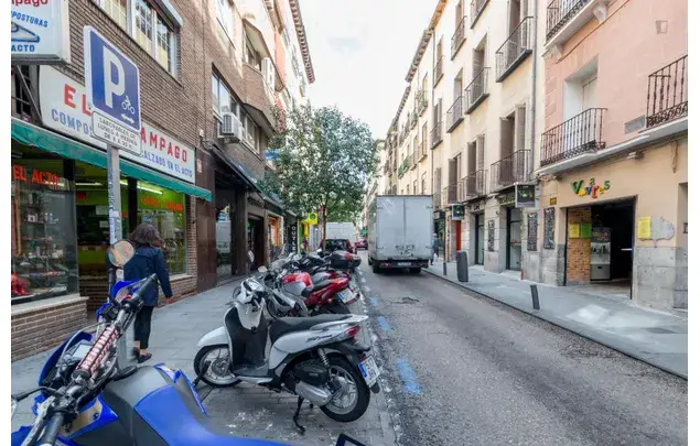 Apartamento 6 Dormitorios Madrid Estudiantes