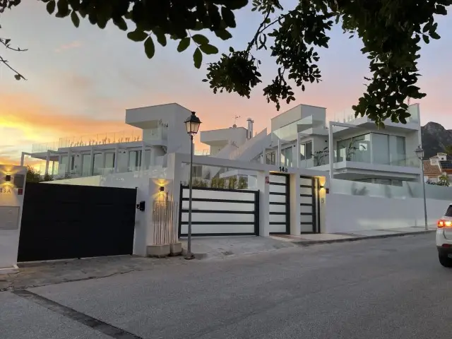 Chalet en Venta Marbella 4 Dormitorios Lujo Piscina Jardin