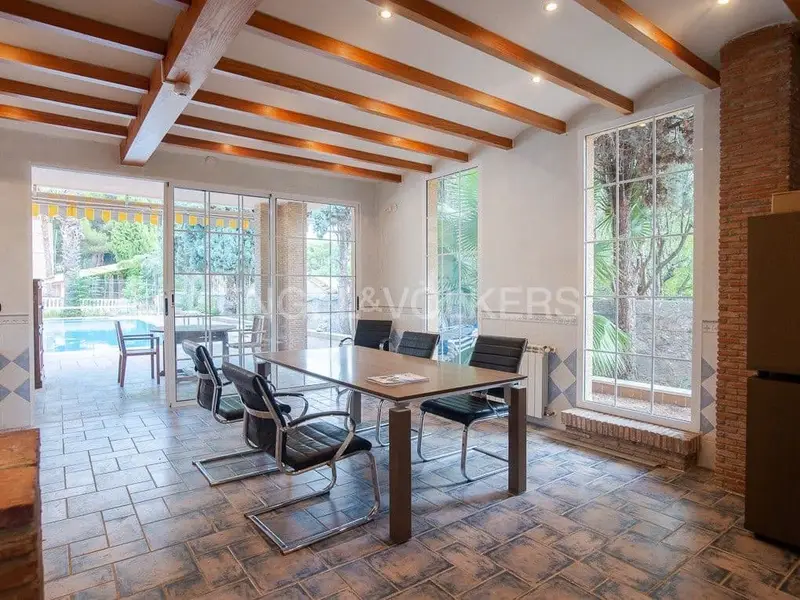 Chalet en Vila real con piscina climatizada y amplios espacios