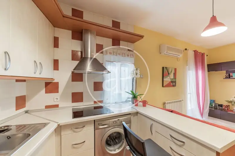 Apartamento con Patio Privado en Acacias Madrid