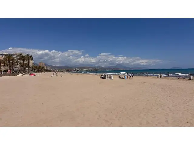Disfruta De La Playa De Muchavista Con Vistas Al Mar...