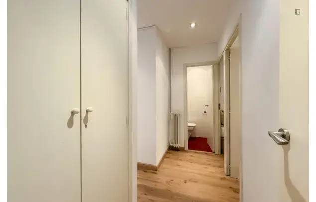 Apartamento 8 Dormitorios Barcelona Alquiler 3-24 Meses