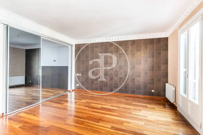 Atico Duplex en Barcelona con Vistas al Mar y Terraza
