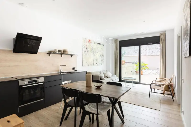 Apartamento con Terraza y Jacuzzi en Poble Sec Barcelona