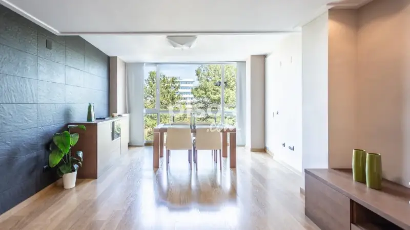 Piso en Alquiler Paterna 3 Dormitorios Terraza Garaje Reformado