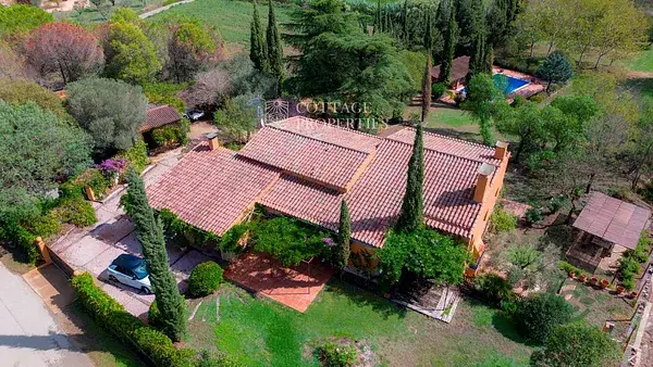 Casa Contemporanea en Costa Brava con Piscina y Casa de Invitados