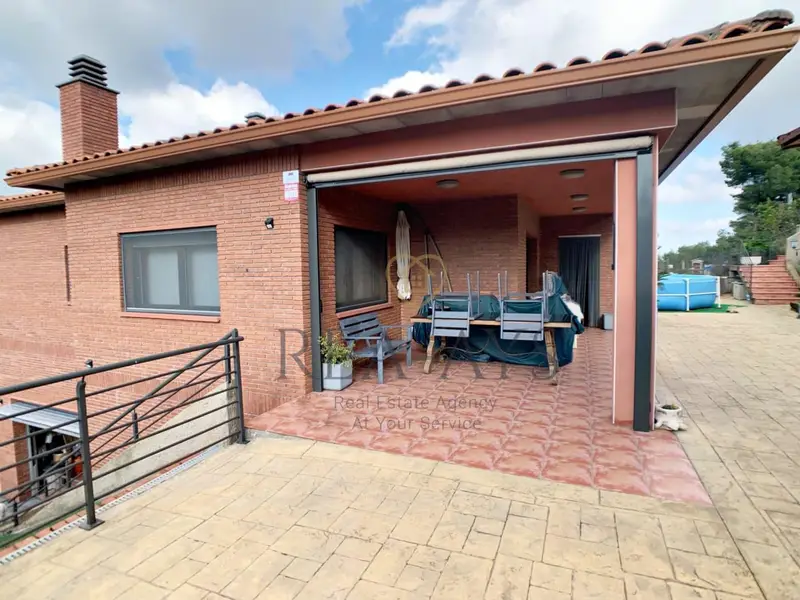 Chalet en venta en Vallirana, Barcelona