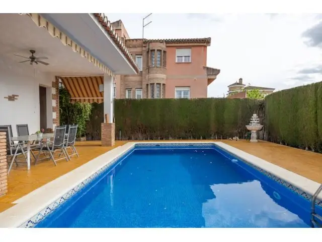 Chalet de Lujo en Venta Cullar Vega Gran Capacidad