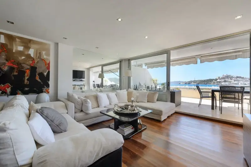 Apartamento de Lujo en Venta en Marina Botafoch Ibiza
