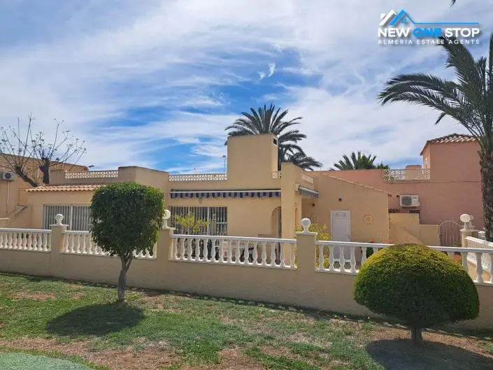 Bungalow en Venta San Juan de los Terreros 2 Dormitorios Piscina Privada
