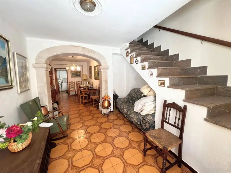 Casa en venta en Pollensa Mallorca 3 dormitorios 1 bano terraza azotea