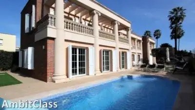 Chalet de Lujo en Premià de Mar con Piscina y Jardín