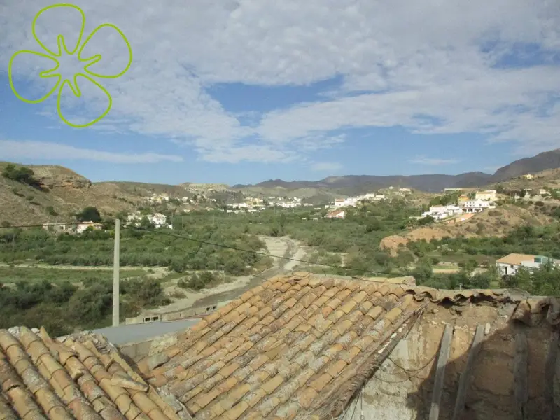 Venta Cortijo de 4 habitaciones en Oria - Ref: 00586