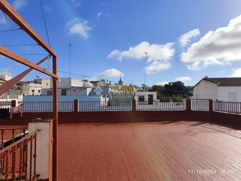 Casa en venta en Sanlúcar La Mayor