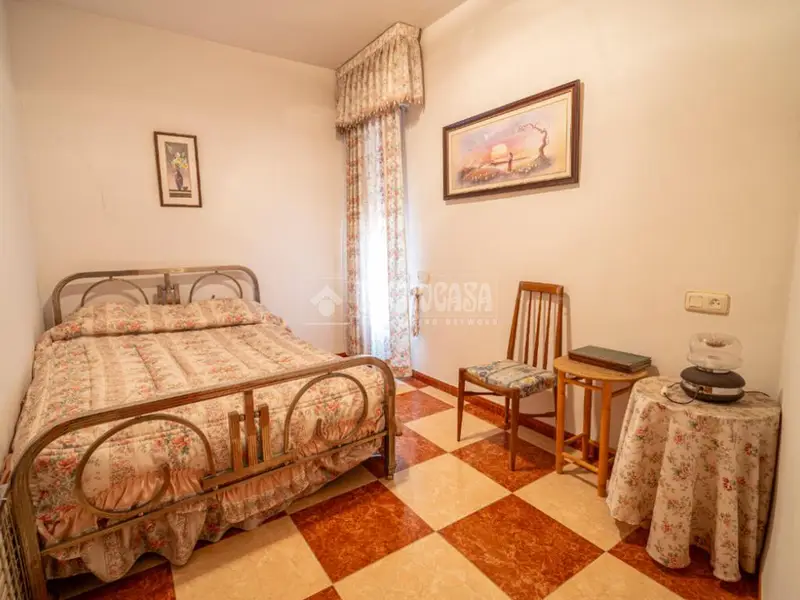 Piso en venta en Huelma: 4 dormitorios, 112m2, balcón y aire acondicionado