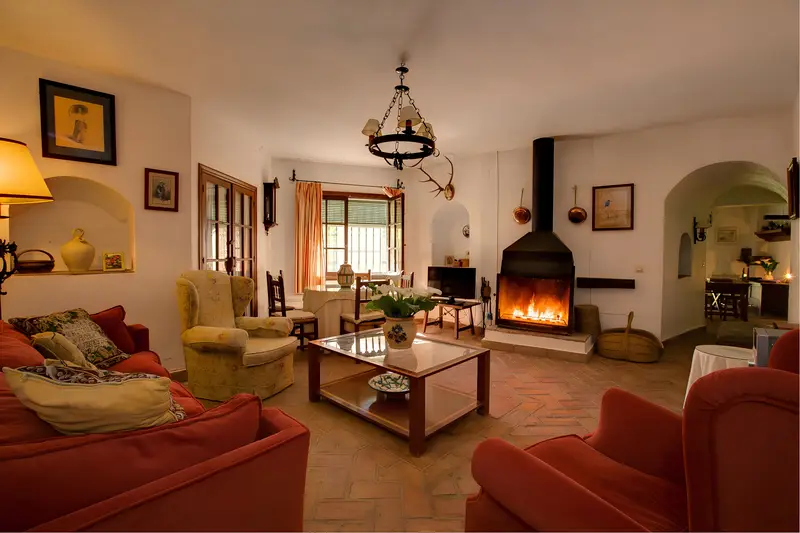 Casa Rural con Piscina y 5 Dormitorios en Andalucia