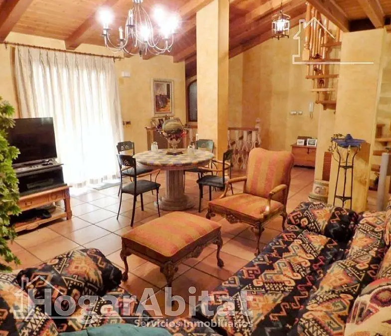 Casa amplia con terraza en Crevillent