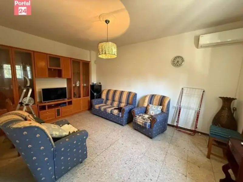 Chalet en Venta en Badajoz 3 Dormitorios Reformado