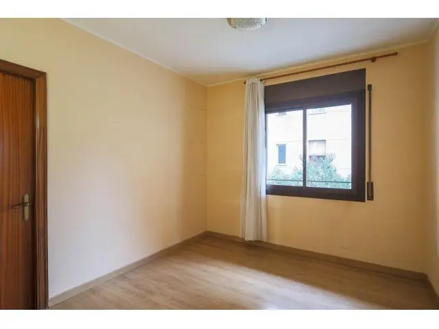 Piso en Venta en Barcelona 3 Dormitorios Luminoso Esquinero