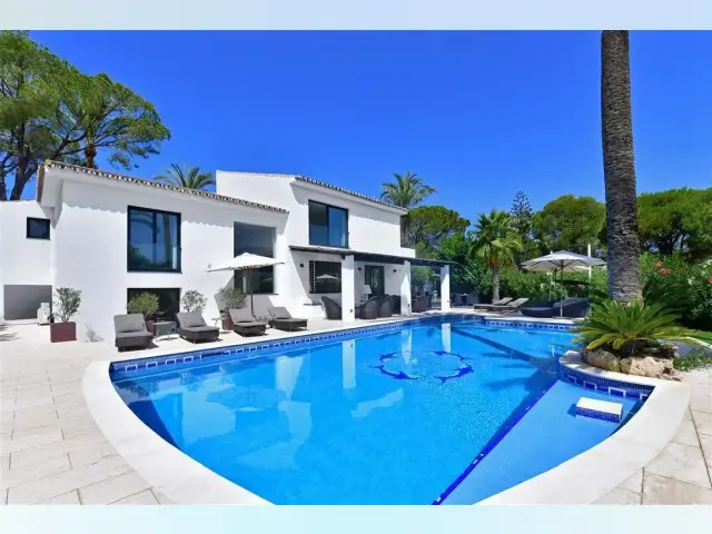 Villa Lujosa 5 Dormitorios Nueva Andalucia
