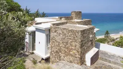 Chalet de Lujo en Atlanterra con Vistas al Mar