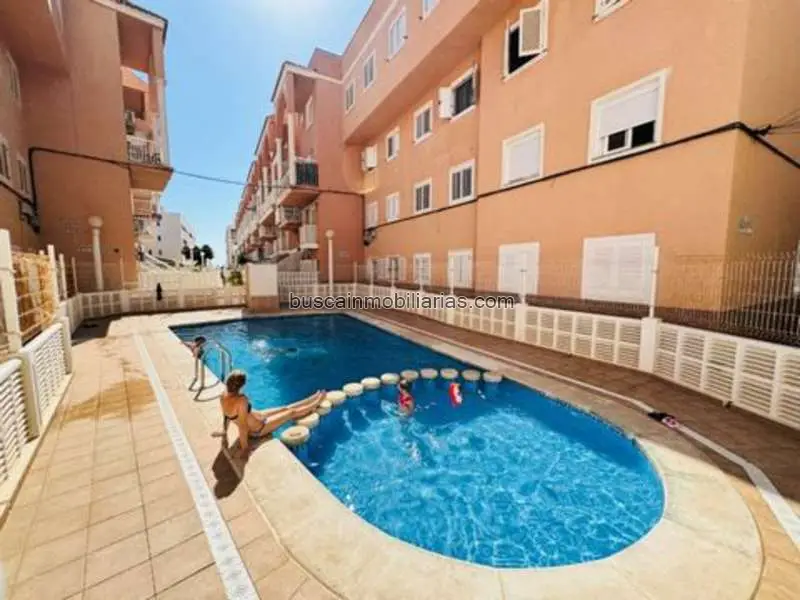 Apartamento en La Mata a 150m de la Playa con Garaje y Piscina