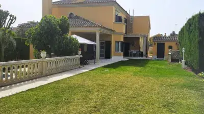 Chalet Lujo Piscina Zona Norte Altillo 5 Dorm 4 Baños Garaje