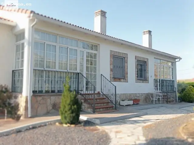 Venta Complejo 4 Apartamentos Rústicos Ávila
