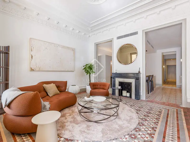 Apartamento con terraza 145m2 en Barcelona Eixample