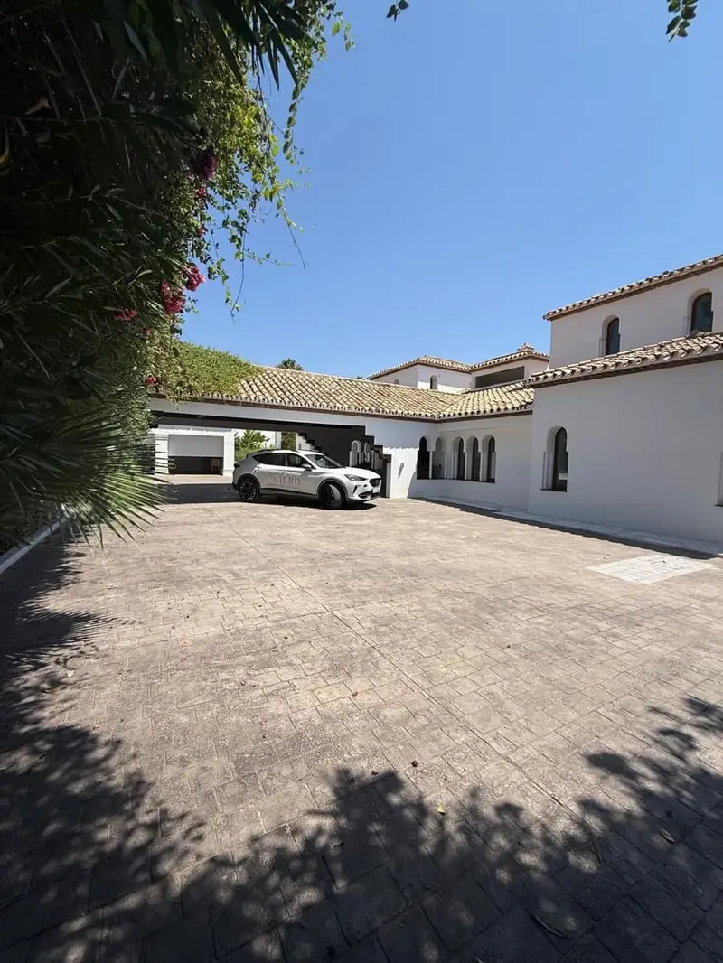 Chalet en alquiler en El Paraiso, Estepona, Málaga