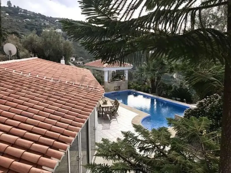 Gran Villa con Establos en Sayalonga Malaga