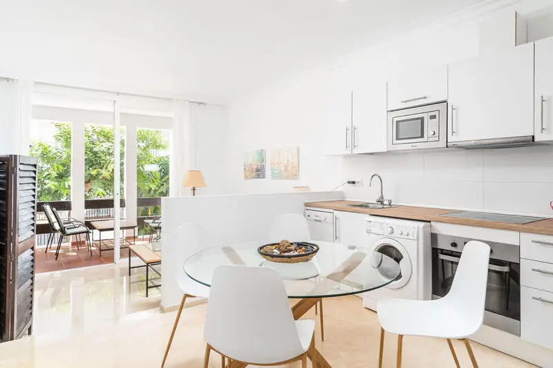 Apartamento en venta en La Duquesa, Malaga