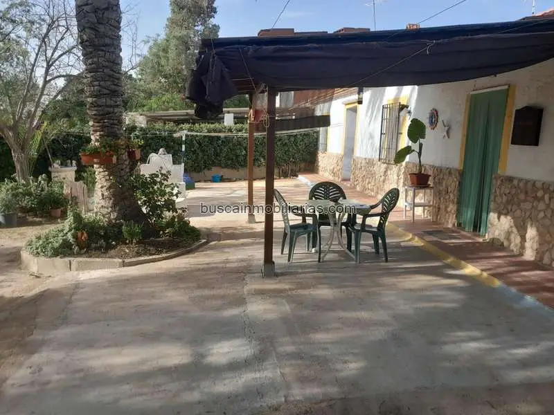 Chalet en Venta Abanilla: Casa Reformada con Piscina y 7000m2