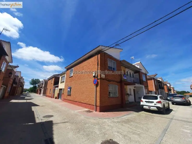 Casa en venta Tudela de Duero: 3 dormitorios, garaje y posibilidad de patio