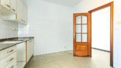 Piso en venta en Santa Uxia de Ribeira