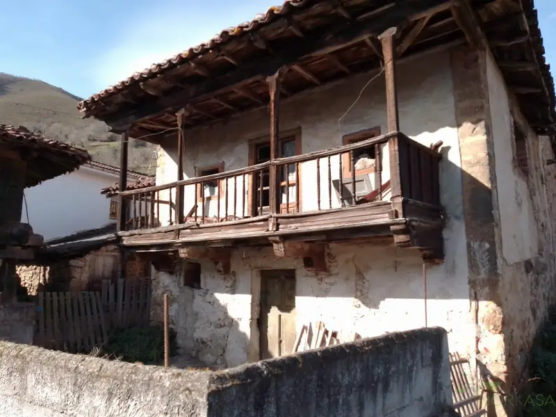 Casa en Venta en Quiros Asturias 2 Dormitorios para Reformar