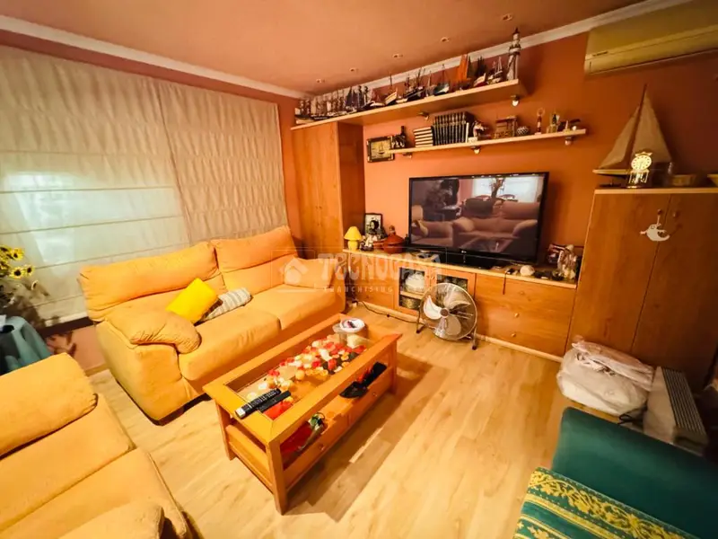 Chalet Independiente con Piscina en Escalona